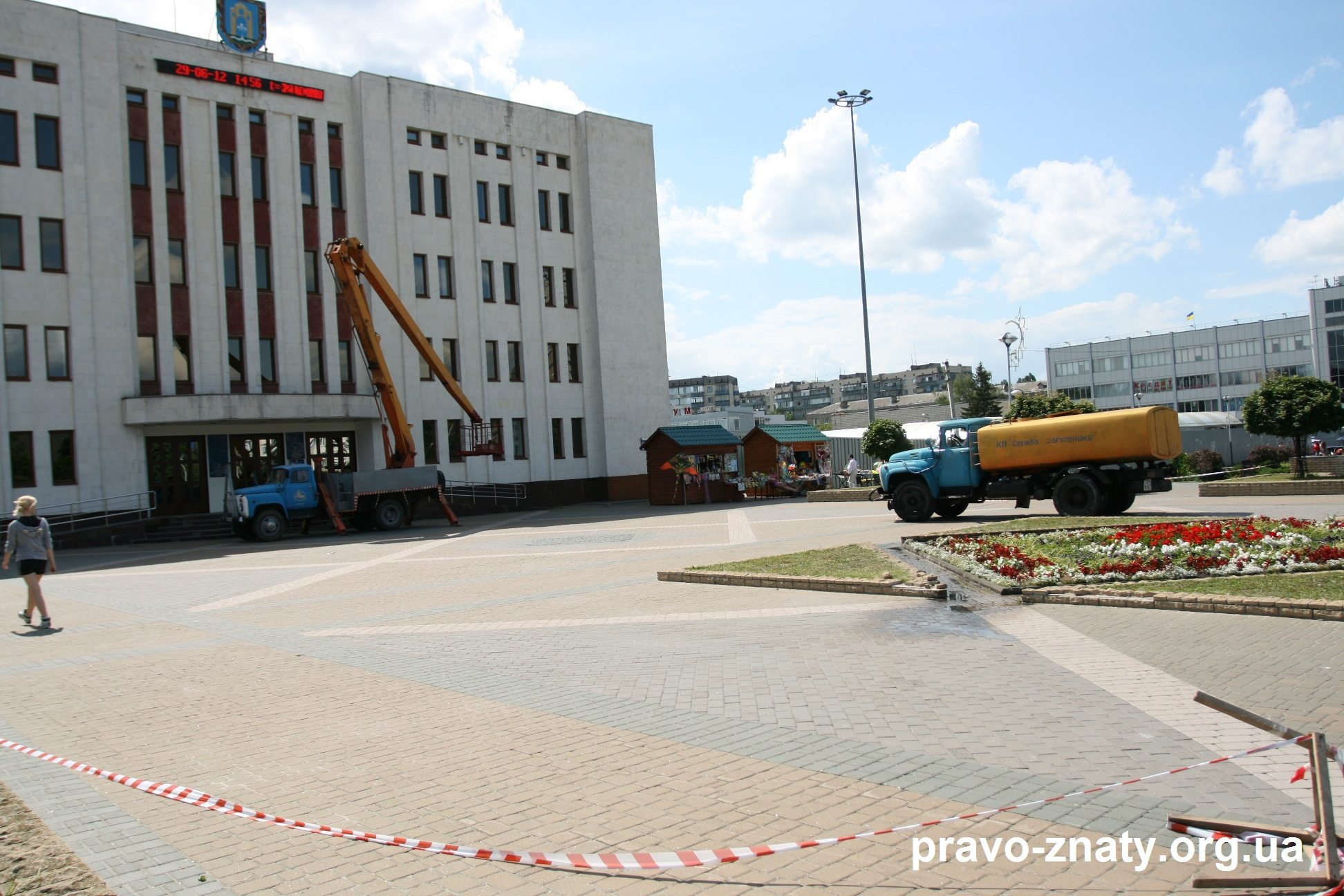 Напередодні візиту Кличка броварська влада знову заблокувала Майдан Свободи. ФОТО, ВІДЕО