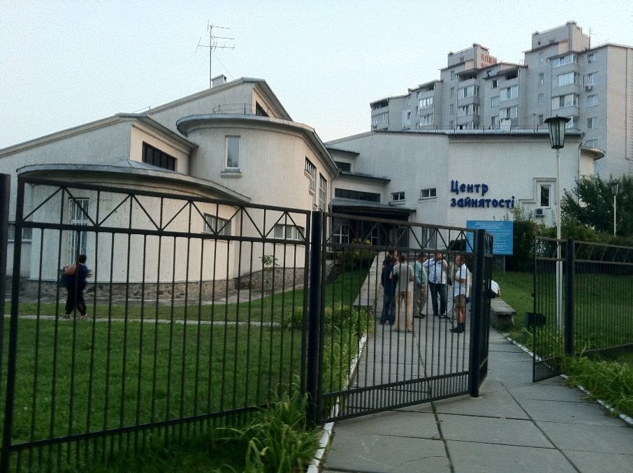 Хто і навіщо саботував роботу окружної виборчої комісії у Броварах?