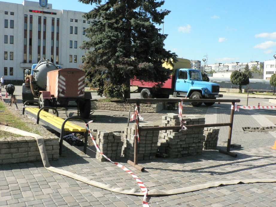 І знову влада використовує "комунальний адмінресурс" проти зустрічей з опозиційними лідерами