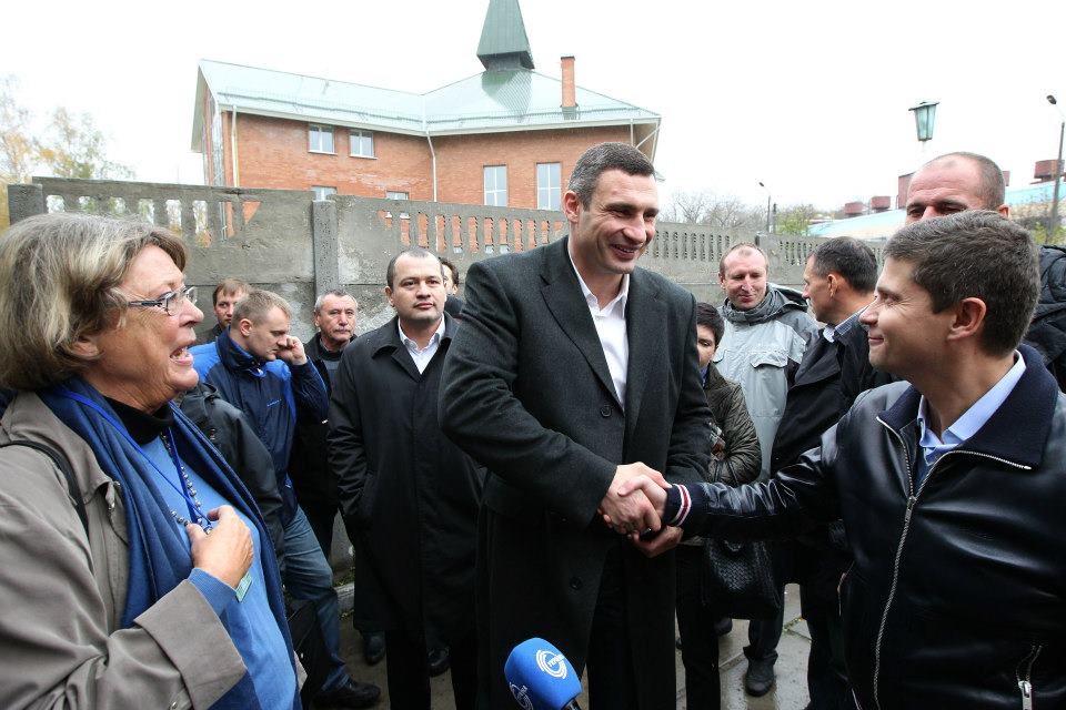 "Надто повільне" ОВК № 97 у Броварах відвідали Віталій Кличко та Ханне Северінсен