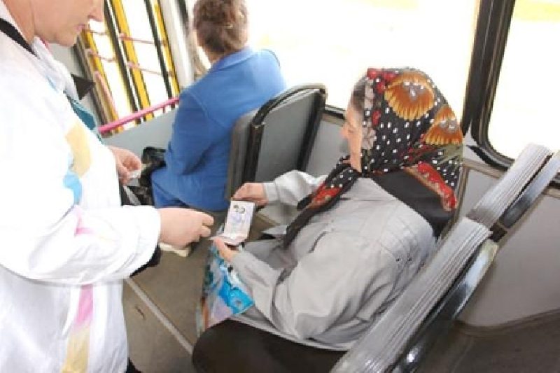 Виконком зменшив з 13 до 10 кількість пільгових поїздок у приміських комунальних автобусах