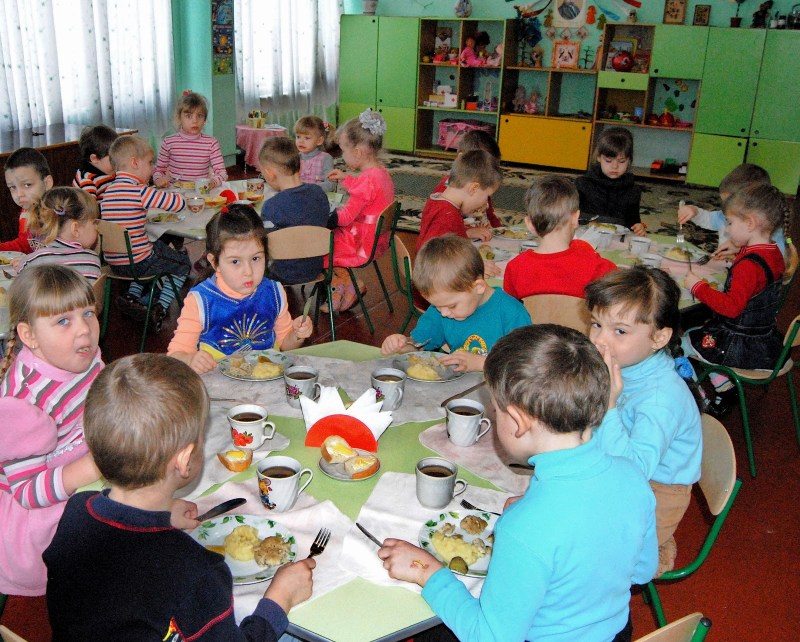 Чому подешевшало харчування для броварських дітлахів?