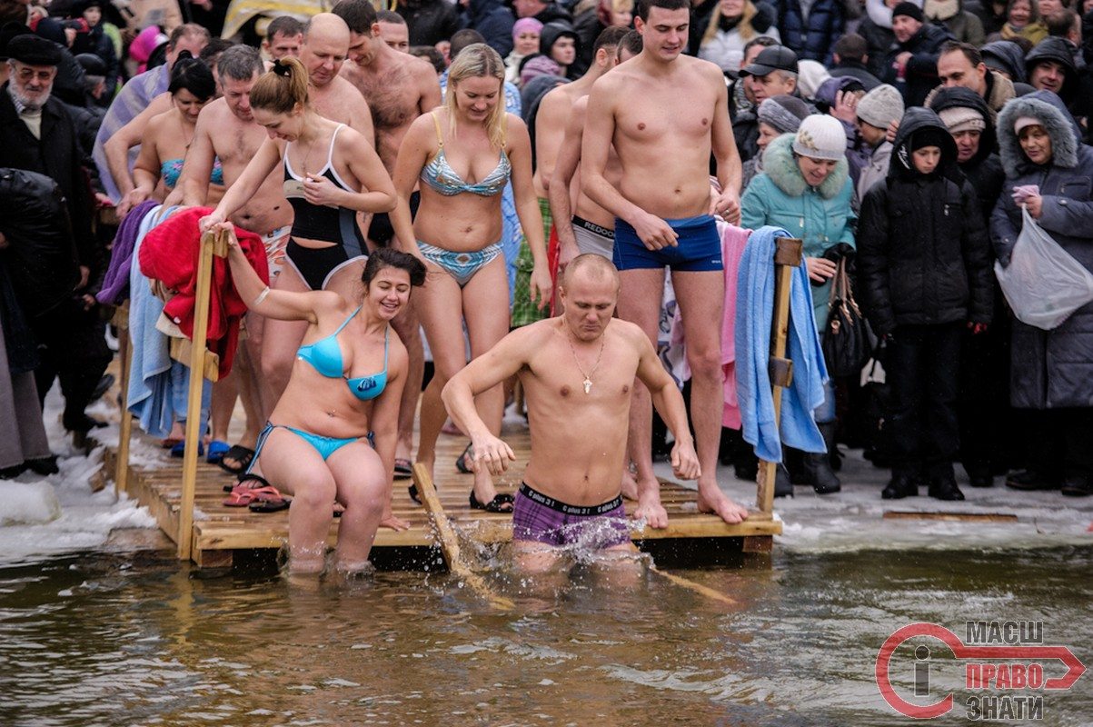 Навіщо влада наражає людей на небезпеку? cover image