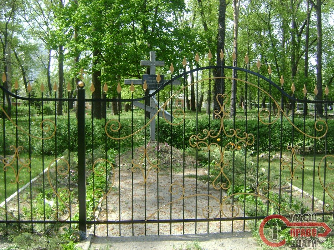 Броварська церква перегородила прохід до пам'ятника жертвам Голодомору