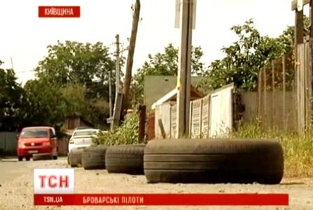 ТСН: У Броварах водій збив жінку з дитиною у візочку і втік - ВІДЕО
