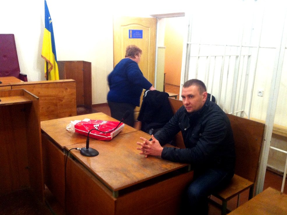 Броварський «тітушко» виконав частину вимог постраждалого журналіста та виплатив компенсацію cover image