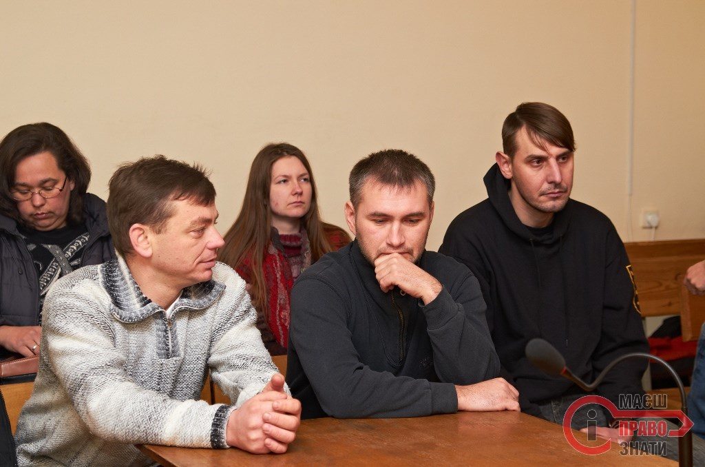 Прокурору, який затягує справу захисників броварського парку, дісталось "на горіхи" від націоналістів