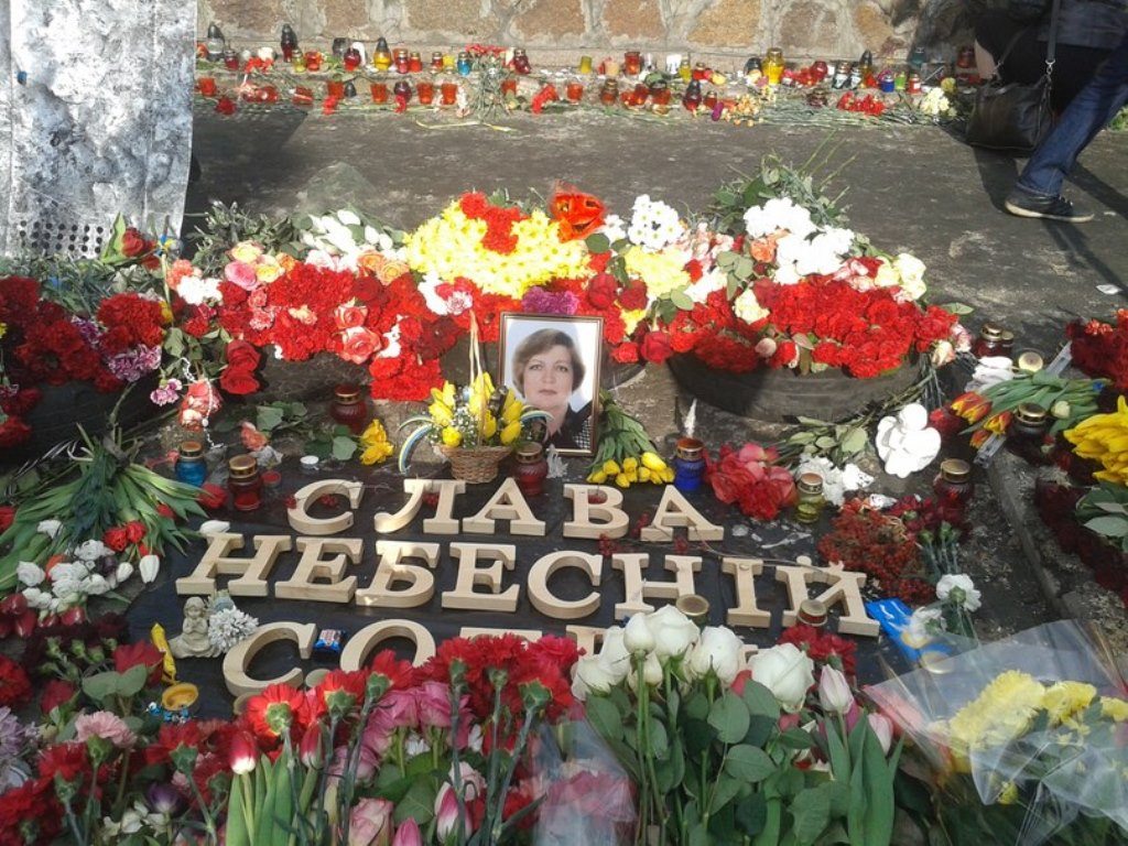 "Думала, що її як жінку не чіпатимуть..." - чоловік Антоніни Дворянець про її загибель від рук "Беркута"