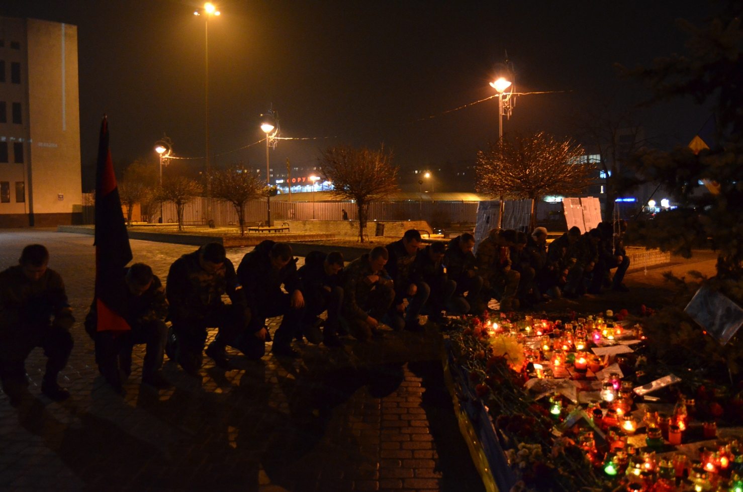 Дев’ятини за Небесною сотнею в день початку нової війни cover image