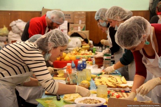 У Броварах збирають продукти для Кухні Євромайдану cover image