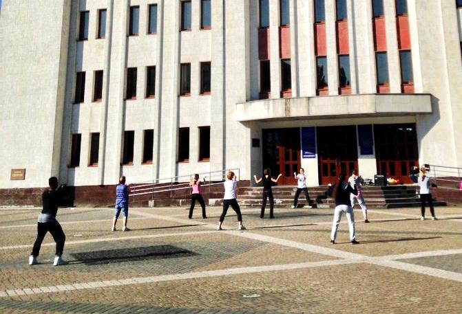 Щосуботи броварчан чекають на вуличному "фітнес-бумі" на Майдані Свободи