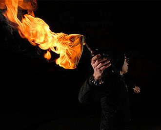 Конфлікт загострюється: броварчани погрожують закидати «Мюзік-Хол» коктейлями Молотова. ВІДЕО cover image