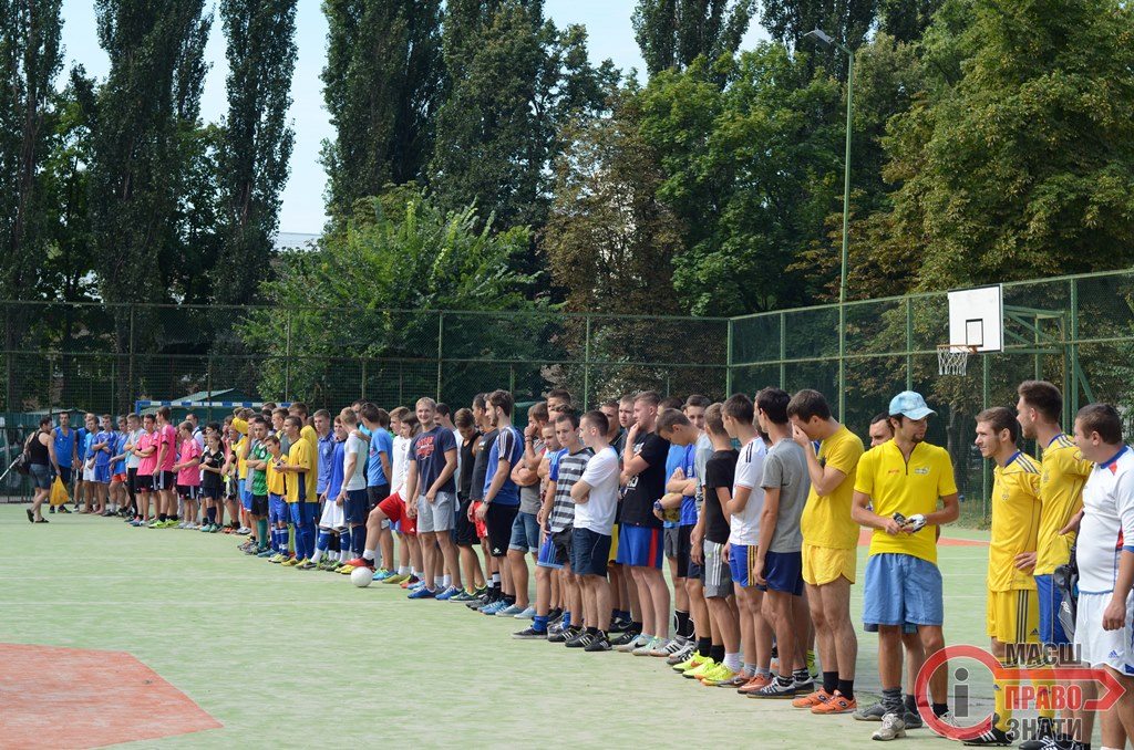 Футбол для АТО: у благодійному турнірі в підтримку армії взяли участь 17 команд