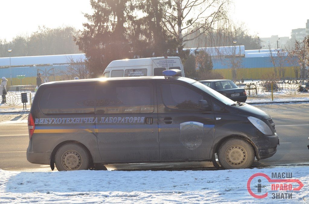 В адмінбудинку на Майдані Свободи знайшли й знешкодили вибухівку?
