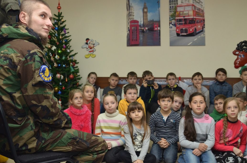 Броварські добровольці віддячили своїм юним благодійникам