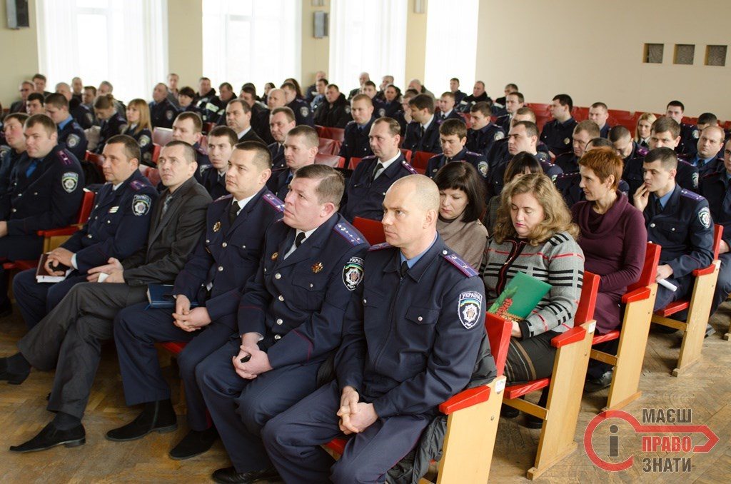 "Миколайчики" для міліції: в переддень професійного свята у Броварах вітали стражів порядку