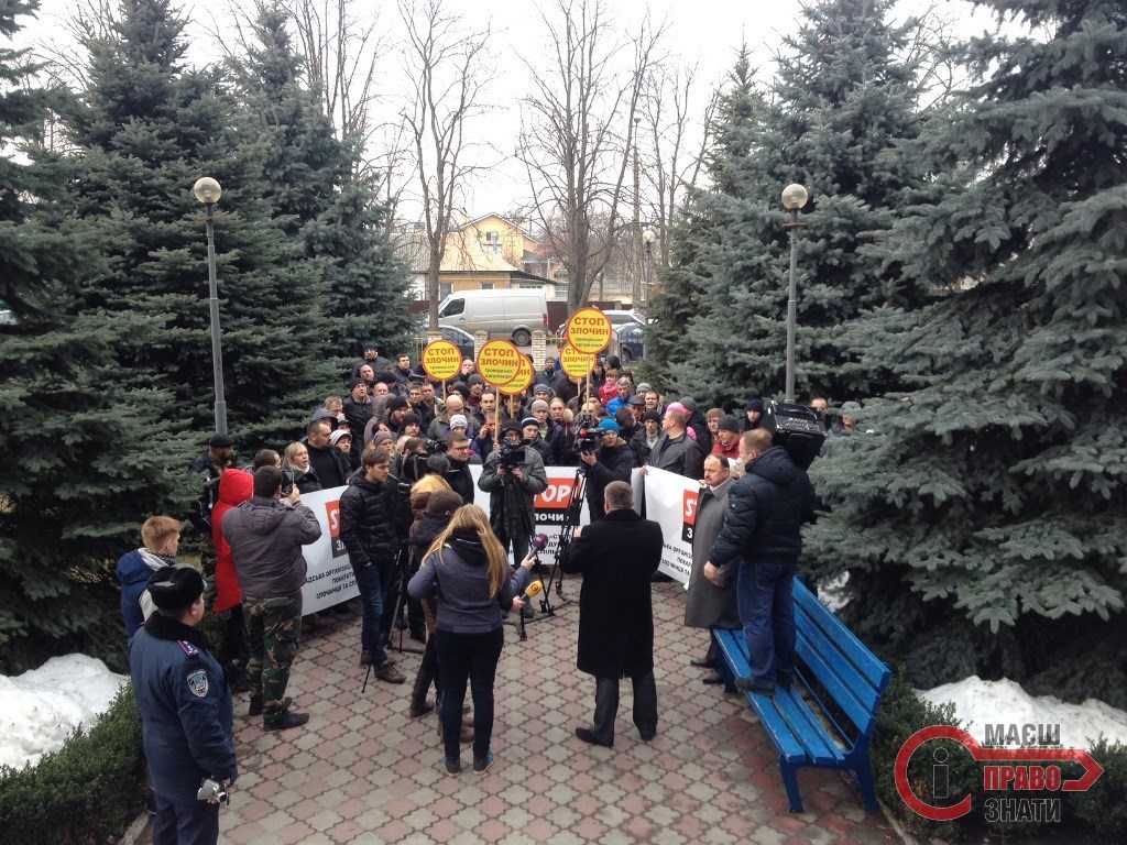 Пікет біля міліції: таксистів обурило, що співучасників резонансного злочину проти їх колеги відпустили