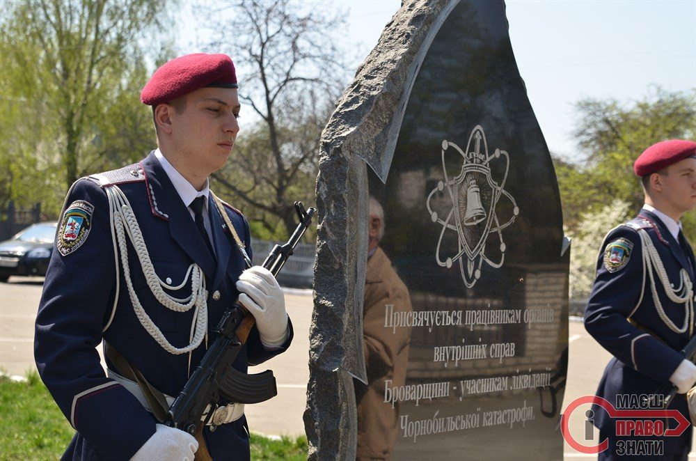 Пам'ятник самим собі: міліціонери-чорнобильці встановили меморіал ліквідаторам аварії на ЧАЕС
