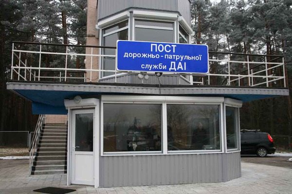 Молодиків, що обстріляли пост ДАІ біля Броварів, спіймали в столиці після пограбування заправки