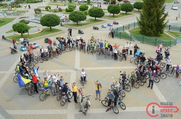 Не завдяки, а всупереч: Велодень у Броварах відзначили масовим велопробігом