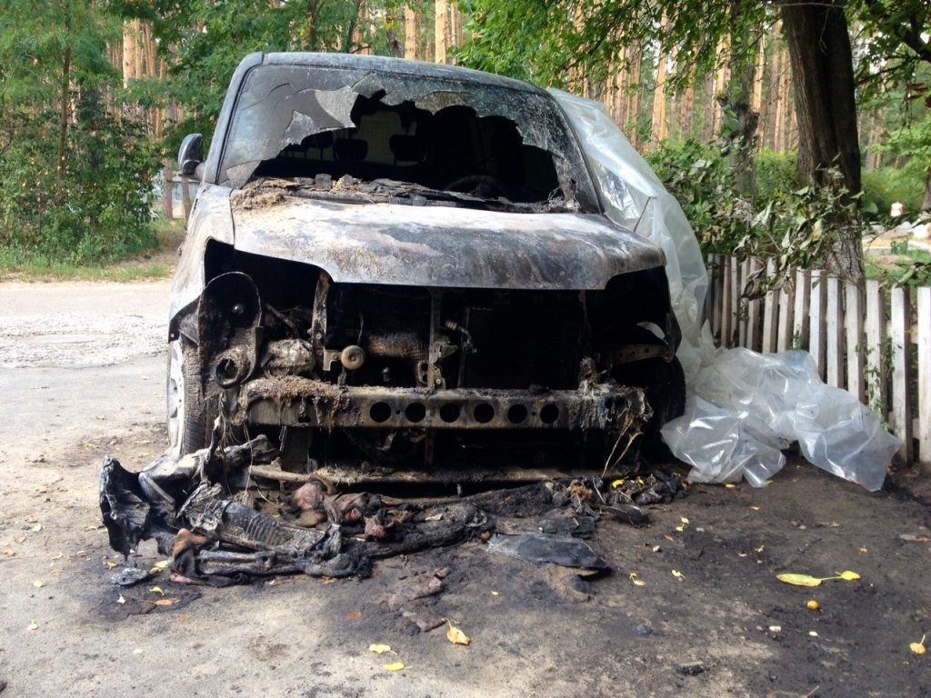 Цієї ночі спалили автомобіль броварського активіста Юрія Скотнікова