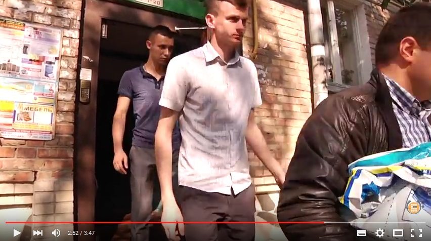Обшук у квартирі "свободівця" Сергія Бойка – HromadskeBro.tv
