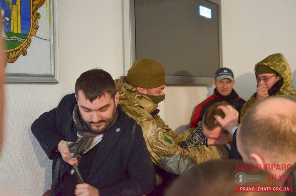 Учасникам сутичок у броварській міськраді загрожує до семи років в’язниці, - поліція