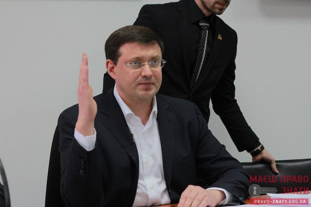 У Сапожка - нова земельна ділянка, а Голубовський розлучився: мерія оприлюднила декларації cover image