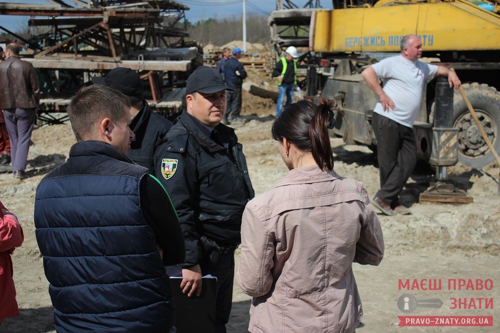 На Симоненка поліція та люди припинили незаконне будівництво
