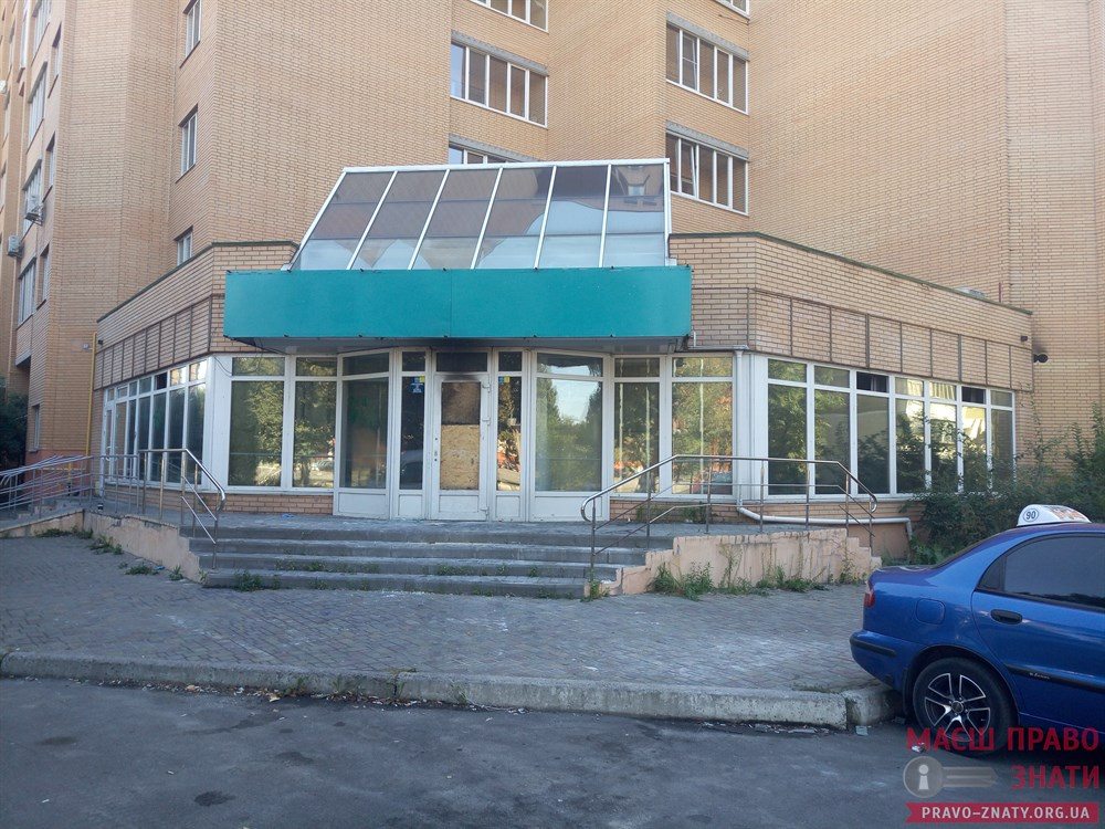 Вночі невідомі в масках підпалили приміщення на Петлюри, 21 - ФОТО