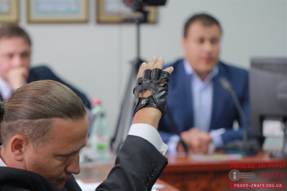 18-та сесія Броварської міської ради: рішення приймає сформована більшість. Хто проти? cover image