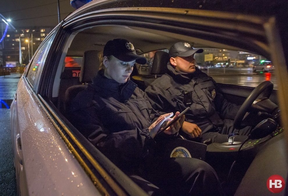 Поліція ловила п'яних водіїв на Броварщині, а піймала автівку «КомКон» - ВІДЕО