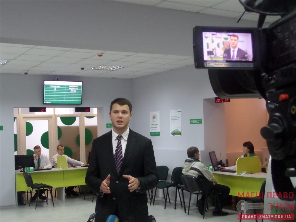 Без черг і хабарів: у Броварах відкрився новий сервісний центр МВС