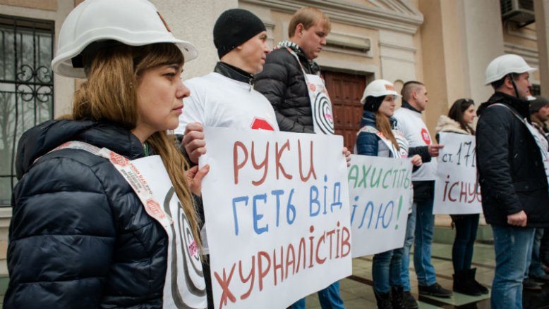 Напади на депутатів і перешкоджання журналістській діяльності вертаються у Бровари? - ВІДЕО