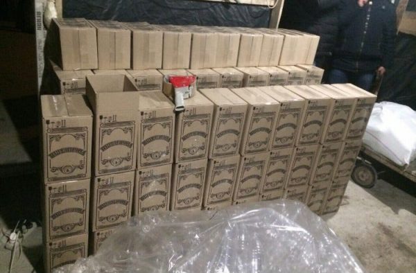В Броварах виявили 4400 літрів фальсифікованої елітної горілчаної продукції cover image